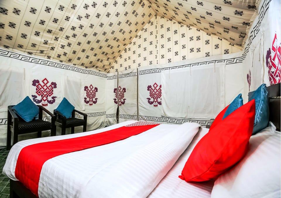 Deluxe Tent | In-room safe, desk, soundproofing, bed sheets