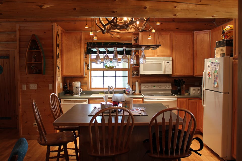 kitchen island seats 4