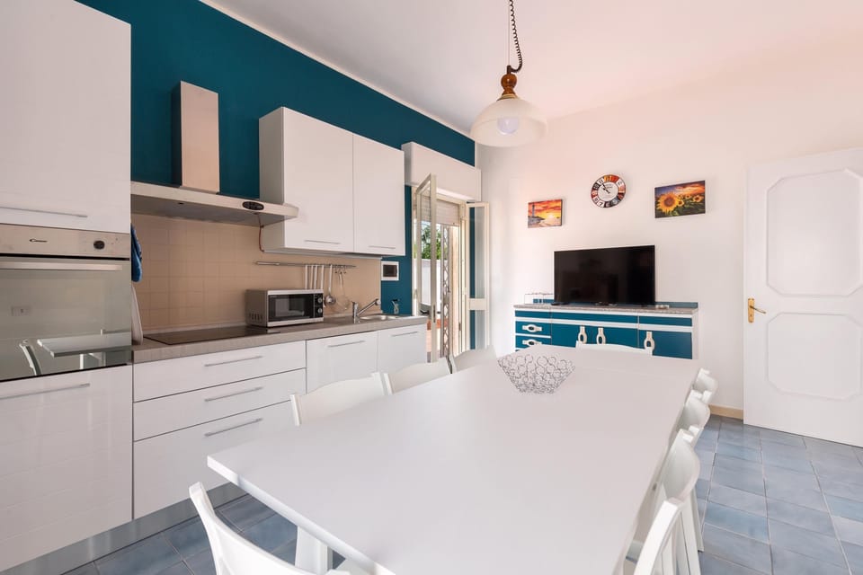 Standard Villa, 3 Bedrooms | Private kitchen | Full-size fridge, microwave, oven, stovetop