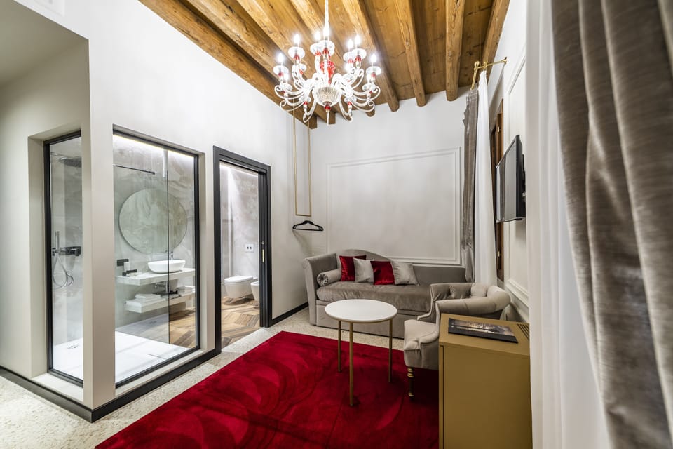 Classic Suite | Bathroom | Bathrobes, bidet, towels