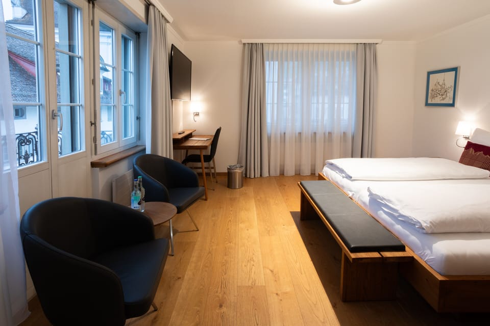 Junior Room, Balcony | In-room safe, individually decorated, individually furnished, desk