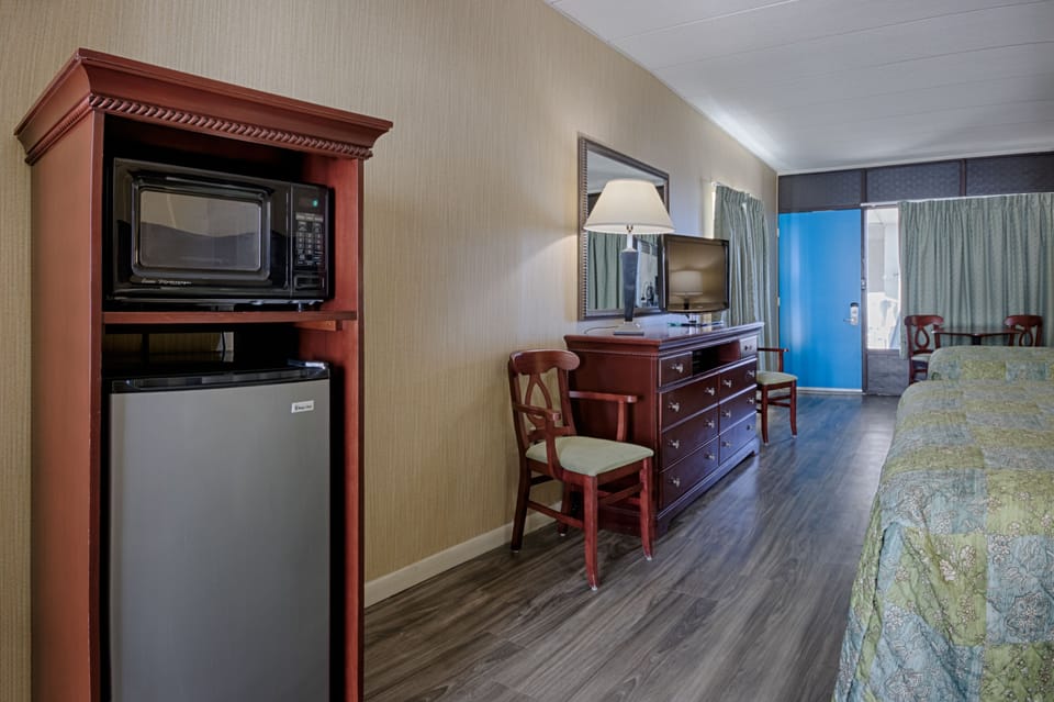Iron/ironing board, cribs/infant beds, rollaway beds, free WiFi