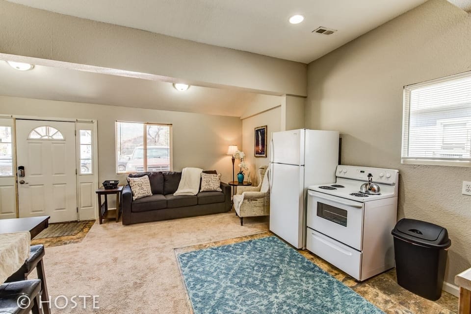 Apartment (1 Bedroom) | Private kitchen | Full-size fridge, oven, coffee/tea maker, toaster
