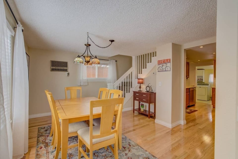 House (3 Bedrooms) | Private kitchen | Full-size fridge, oven, coffee/tea maker, toaster