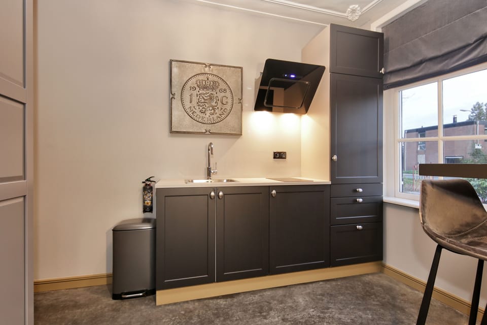 Comfort Suite (Golden Suite) | Private kitchen | Espresso maker, coffee/tea maker, electric kettle