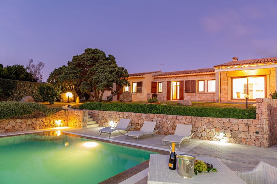 Building Exterior, Pool