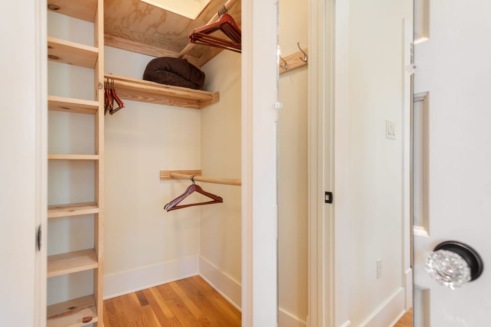 Bedroom's walk-in closet