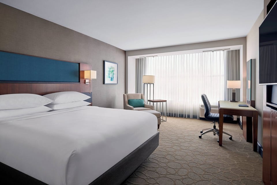 Room, 1 King Bed | In-room safe, desk, blackout drapes, iron/ironing board
