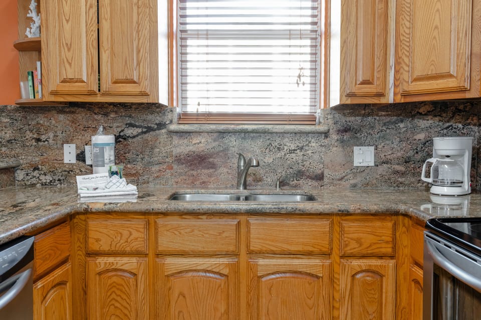 Discover a kitchen designed to maximize your beachcation experience! 