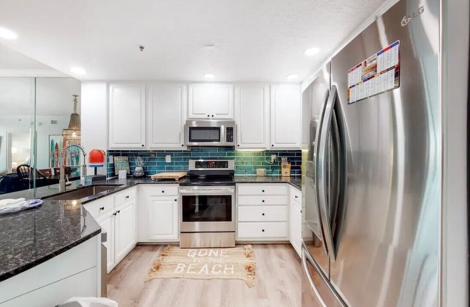 Fully appointed Kitchen with Keurig and all new stainless appliances