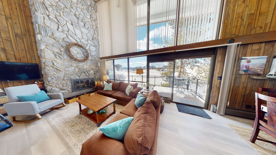 Living Area with View - Living Area with View