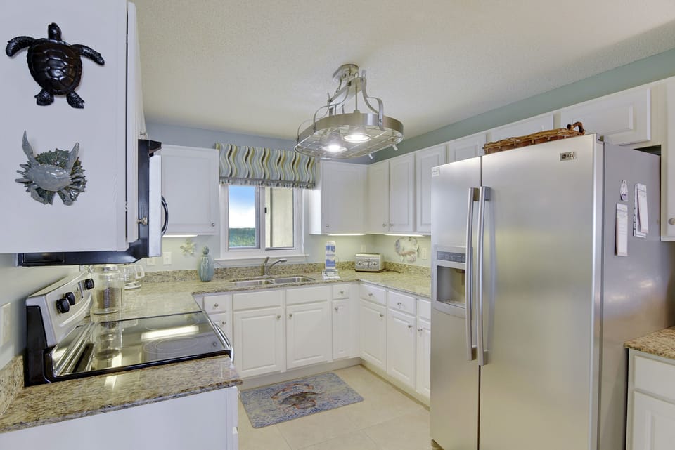 Fully Stocked Kitchen