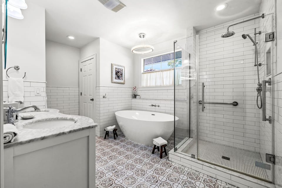 Luxury Suite - Haven | Bathroom