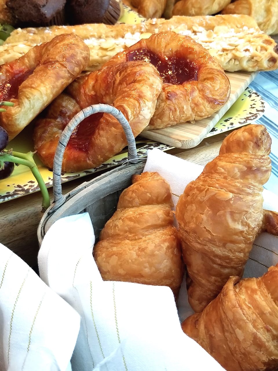 Free daily full breakfast