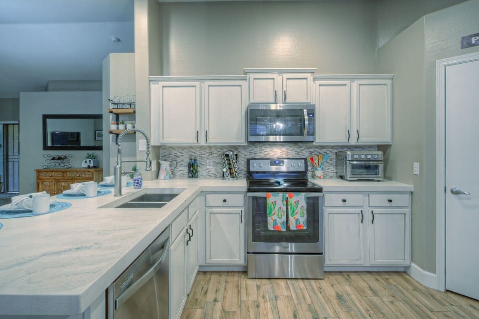 Both Keurig and drip coffee machines are supplied.