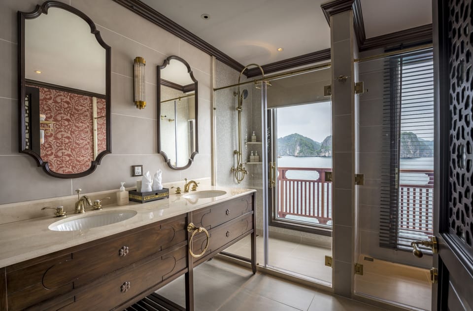 Regency Suite (3D2N) | Bathroom | Separate tub and shower, hair dryer, bathrobes, slippers