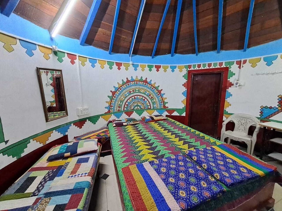 Family Room | Premium bedding, desk, bed sheets