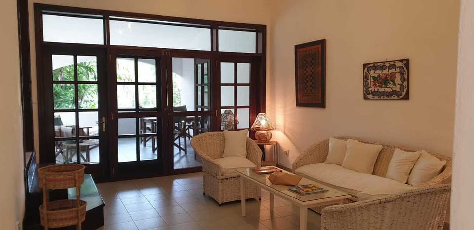Apartment, 1 Bedroom (twin) | In-room dining