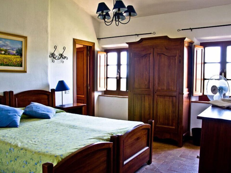 Double Room, Private Bathroom | Premium bedding, individually decorated, individually furnished