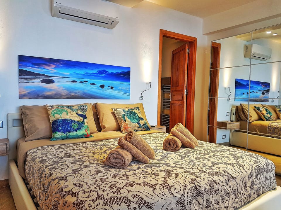 Double Room, Sea View | Minibar, desk, laptop workspace, free WiFi