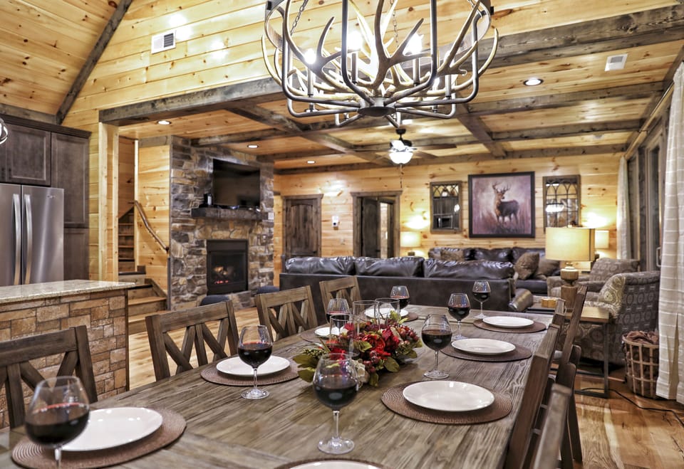 Dining big enough to seat 8!