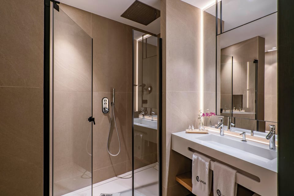 Rainfall showerhead, hair dryer, bathrobes, slippers