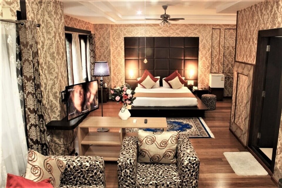 Studio Suite | Egyptian cotton sheets, premium bedding, Select Comfort beds