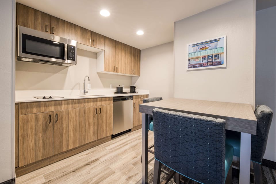 Suite, 1 King Bed, Non Smoking | Private kitchen | Dishwasher, coffee/tea maker, cookware/dishes/utensils