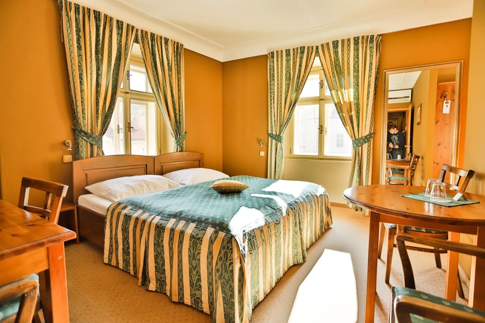 Double or Twin Room | In-room safe, desk, laptop workspace, blackout drapes