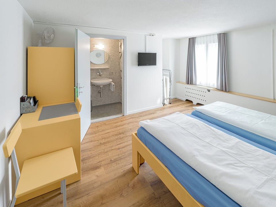 Comfort Double Room | In-room safe, desk, blackout drapes, cribs/infant beds