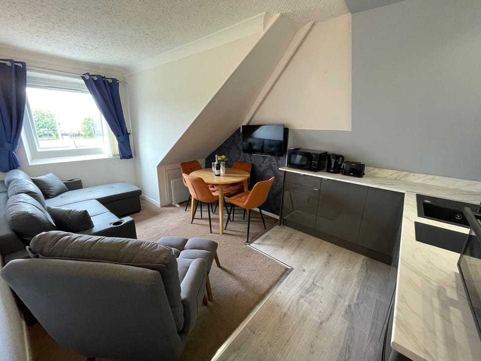 Premium bedding, individually decorated, individually furnished, desk