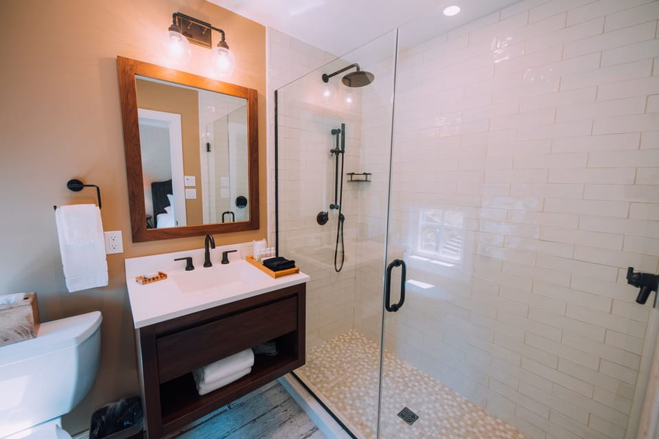 Shower, free toiletries, hair dryer, towels