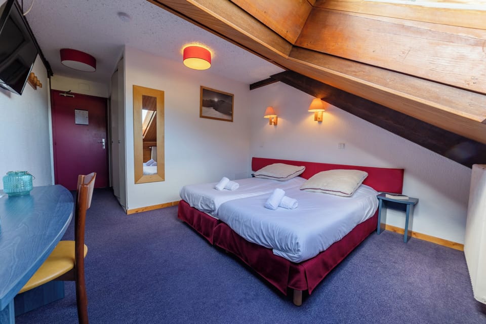 Desk, blackout drapes, free WiFi, bed sheets