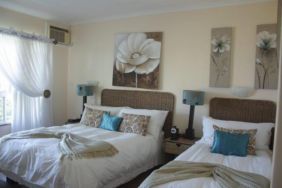 Sea Facing Family Room  | In-room safe, desk, soundproofing, free WiFi