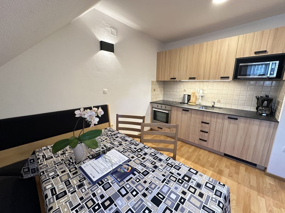 Standard Apartment, 2 Bedrooms, Kitchen | Private kitchen | Fridge