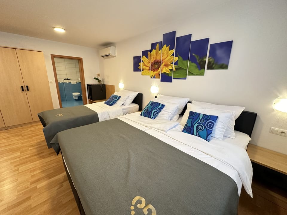 Family Studio | Premium bedding, minibar, in-room safe, desk