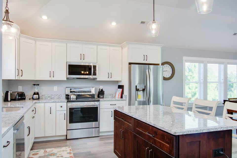M853: Just Horsin Around l Top Level Kitchen