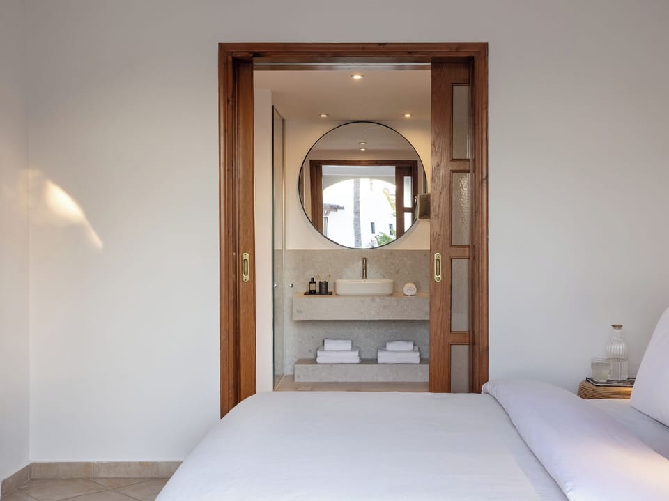 Cabana Paradiso Fields View | Down comforters, Select Comfort beds, in-room safe