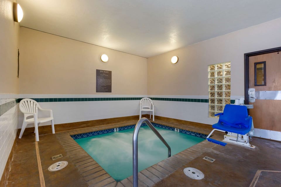 Comfort Inn South Hotel in Medford