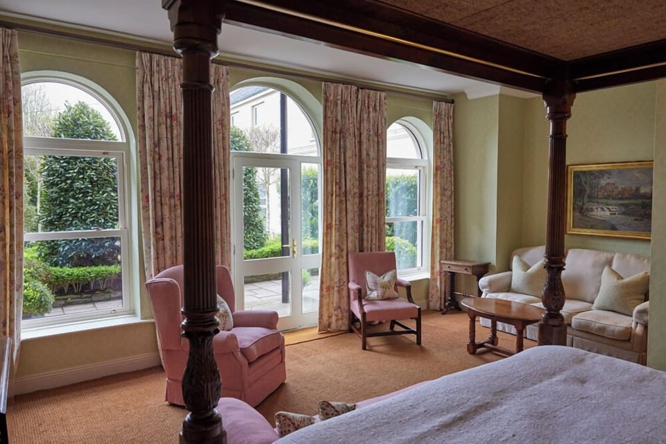 Junior Suite, Garden Area | WiFi (free), individually decorated, individually furnished, bed sheets