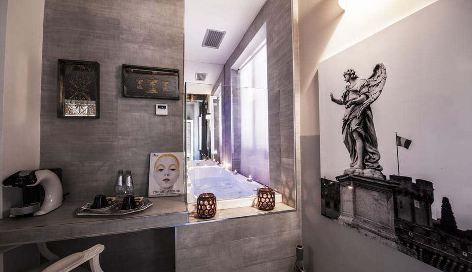 King Room with Spa Bath | Jetted tub