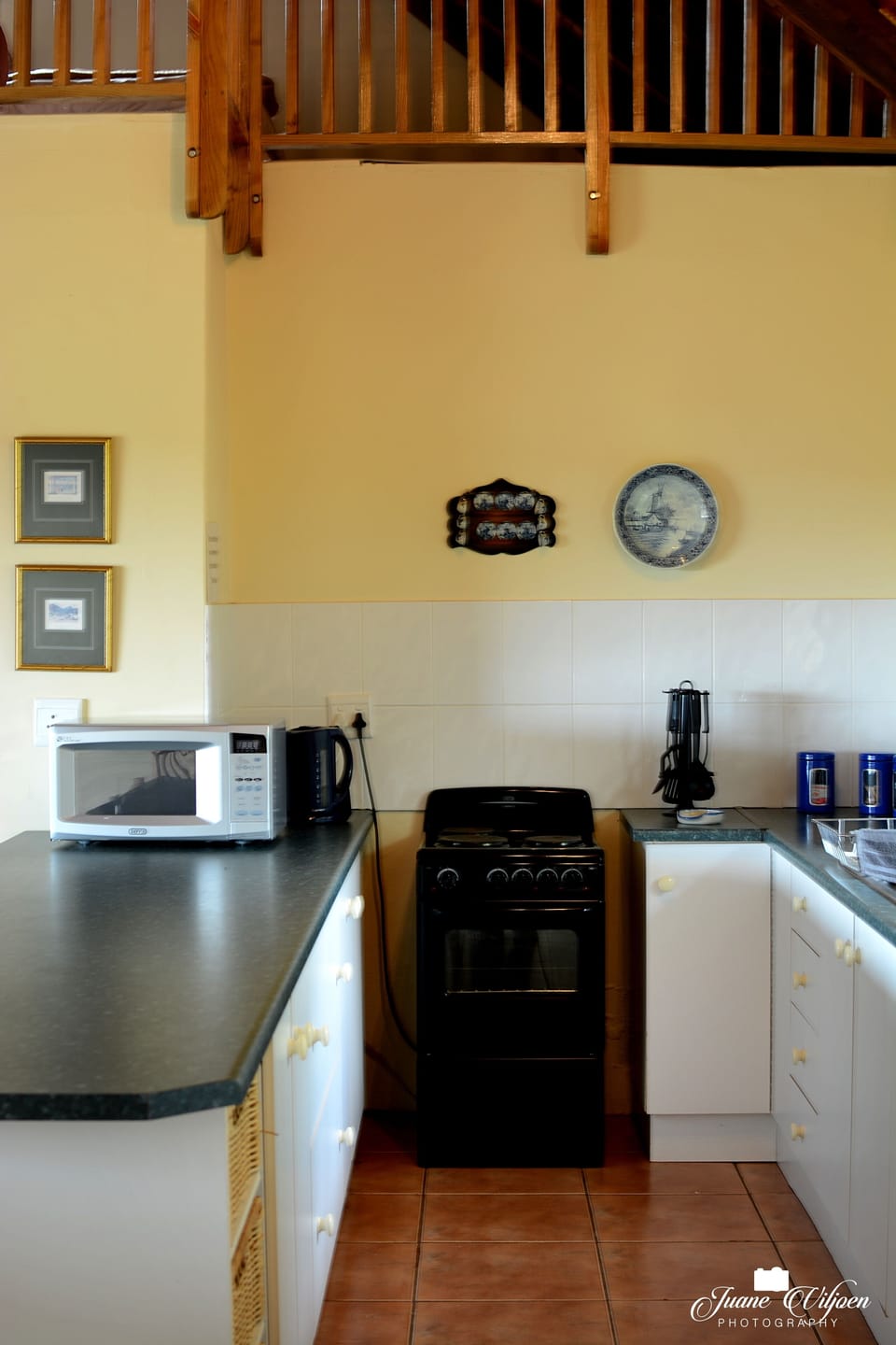 Garden Cottage | Private kitchen | Mini-fridge, coffee/tea maker, electric kettle