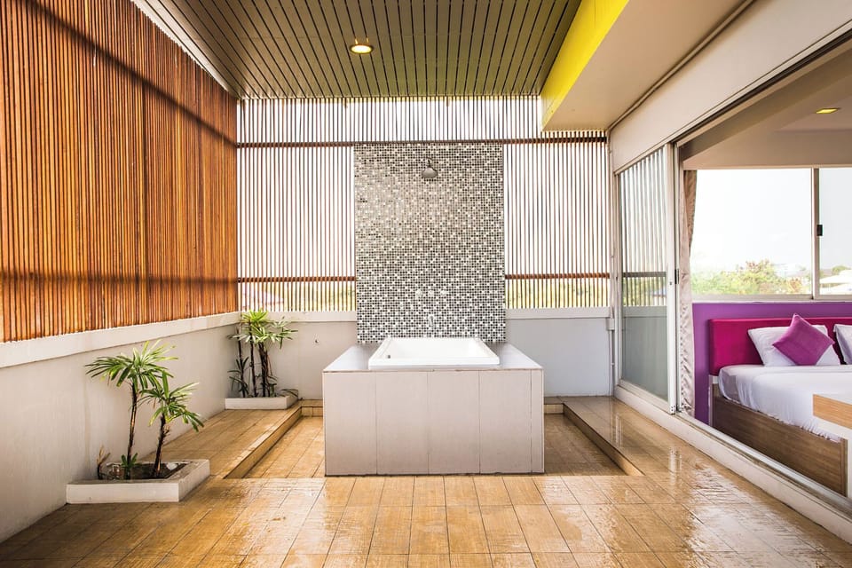 Family Double Room, 1 Bedroom, Non Smoking, Pool View | Bathroom | Separate tub and shower, hydromassage showerhead, designer toiletries