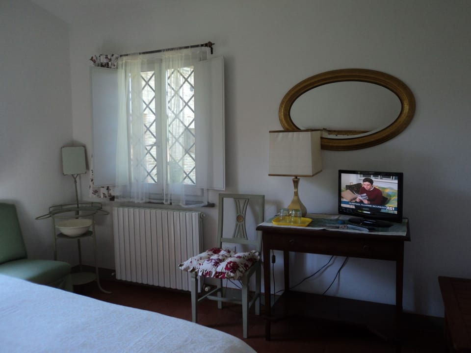 Double Room | Premium bedding, cribs/infant beds, rollaway beds, free WiFi