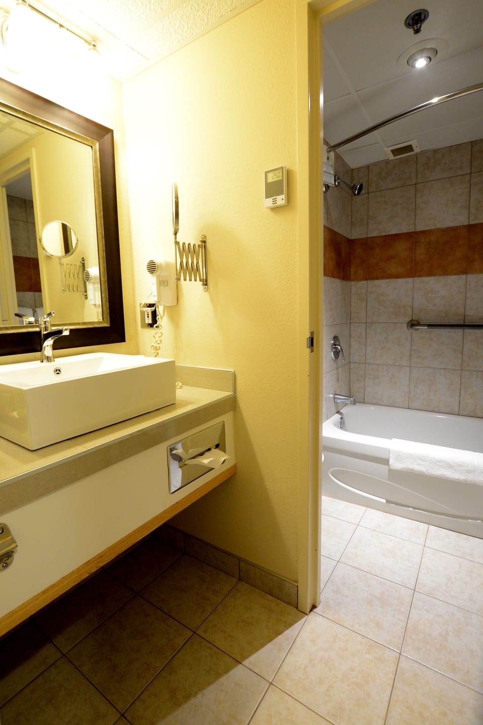 Combined shower/tub, free toiletries, hair dryer, bathrobes