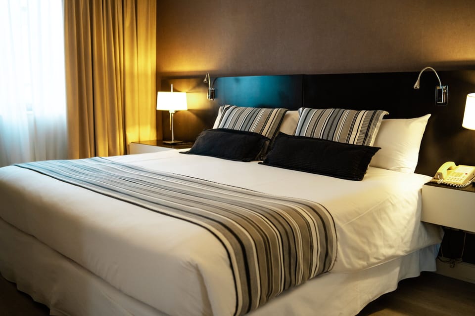 Superior Room, 1 Queen Bed | Premium bedding, minibar, in-room safe, desk