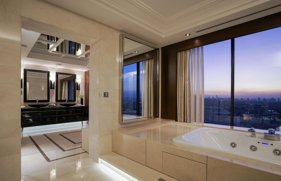 Presidential Suite, 1 King Bed | Bathroom | Free toiletries, hair dryer, bathrobes, slippers
