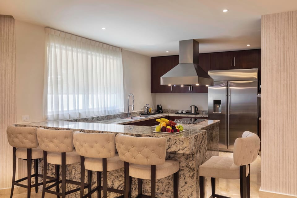 Three-Bedroom Villa with Golf Course View | Living area | 55-inch Smart TV with satellite channels, TV, foosball