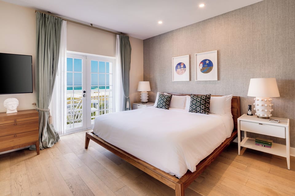 Suite, 1 King Bed with Sofa bed, Balcony, Oceanfront | Egyptian cotton sheets, premium bedding, pillowtop beds, minibar