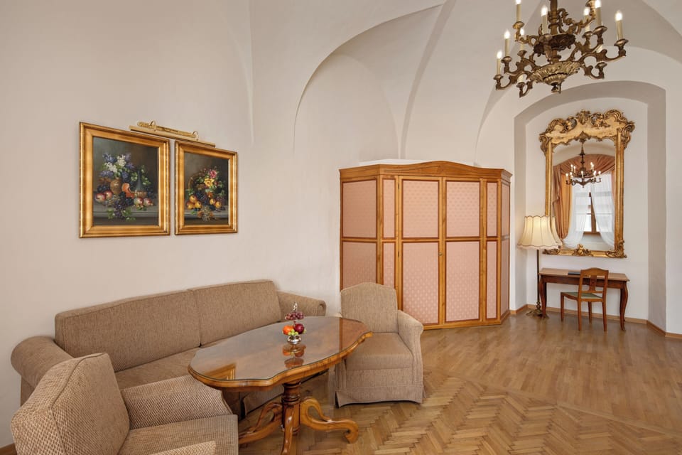 Junior Suite, City View (Country View) | Frette Italian sheets, premium bedding, minibar, in-room safe